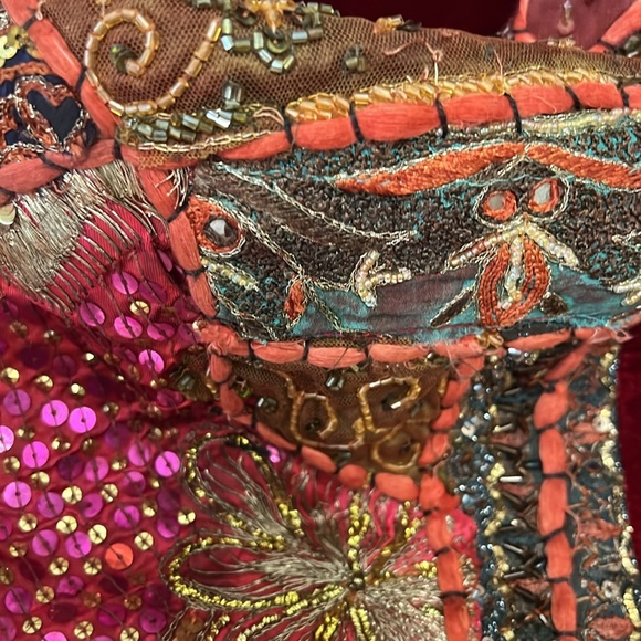 Embroidered velvet coat, women size medium mad in overseas - Picture 5 of 9